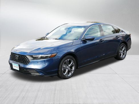 Certified 2025 Honda Accord EX-L image 3