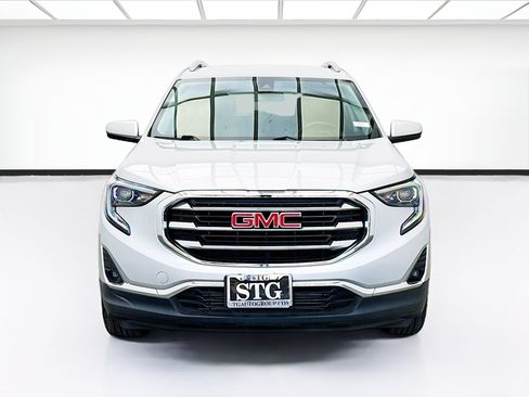 Used 2021 GMC Terrain SLT w/ Infotainment Package II FWD image 2