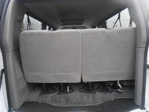 Used 2017 Chevrolet Express 3500 LT w/ LT Preferred Equipment Group image 14