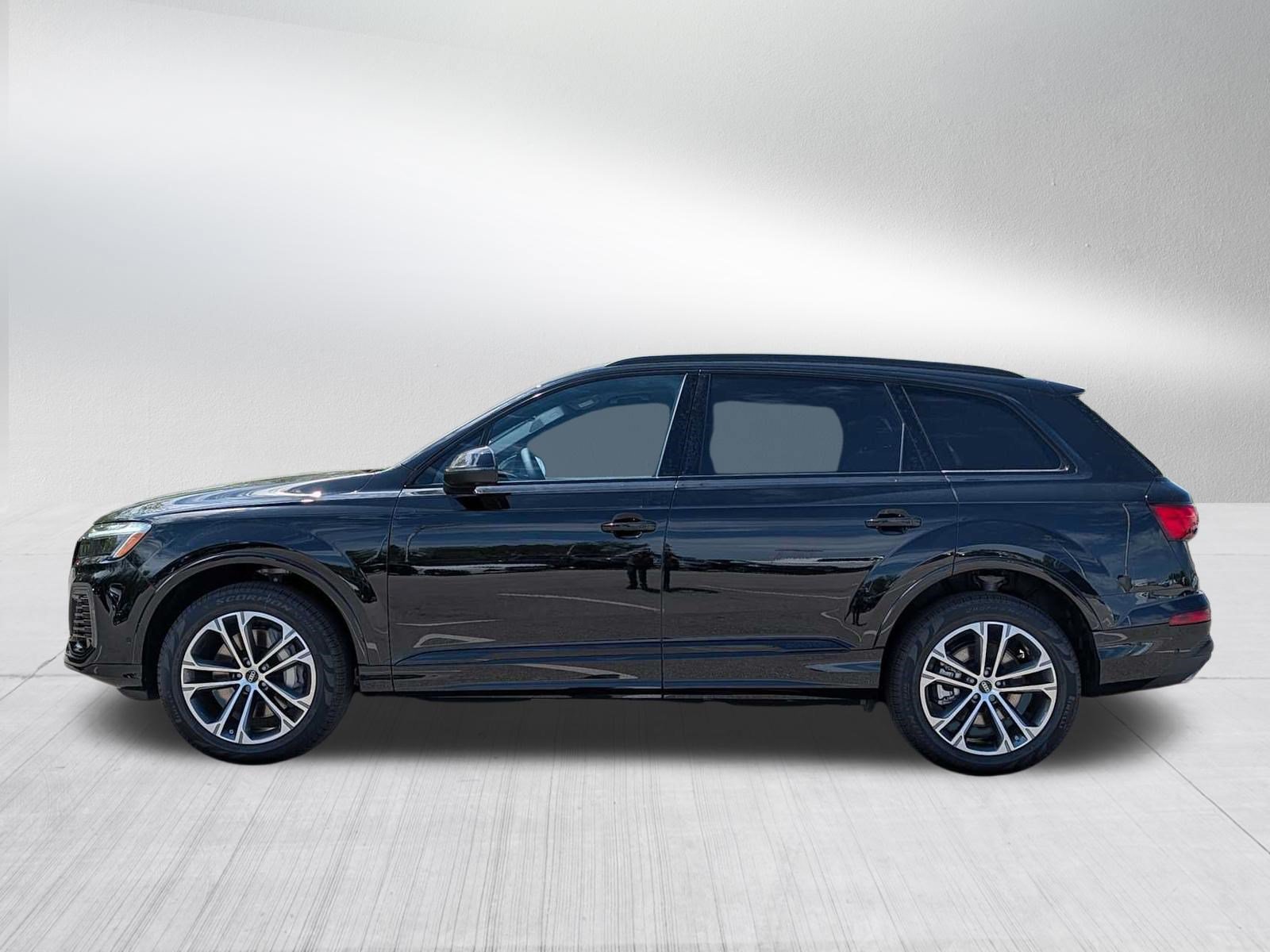 Used 2026 Audi Q7 2.0T Premium w/ Convenience Plus Package AWD/4WD image 3