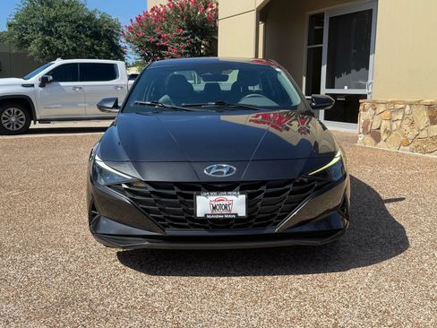 Used 2021 Hyundai Elantra SE FWD image 5