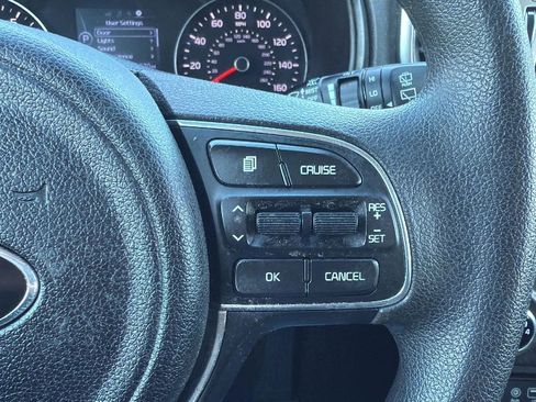 Used 2018 Kia Sportage LX FWD image 11
