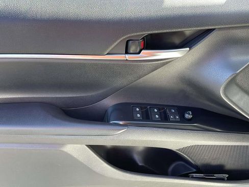 Used 2019 Toyota Camry SE image 15