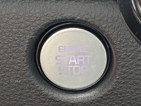 Certified 2025 Kia Carnival SX FWD image 31
