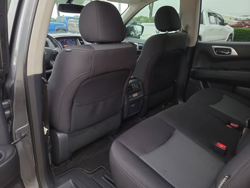 Used 2020 Nissan Pathfinder SV FWD image 10