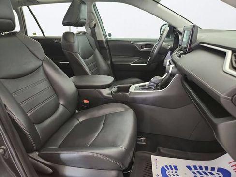 Used 2022 Toyota RAV4 XLE Premium AWD/4WD image 28