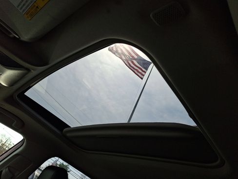 Used 2023 Toyota RAV4 XLE Premium image 14