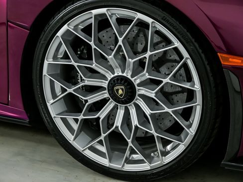 Used 2022 Lamborghini Huracan STO image 24