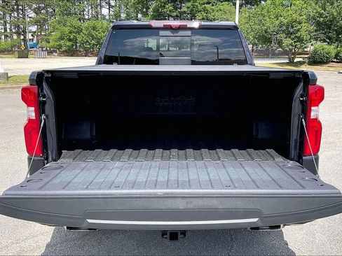 Used 2024 Chevrolet Silverado 1500 High Country w/ Technology Package AWD/4WD image 18
