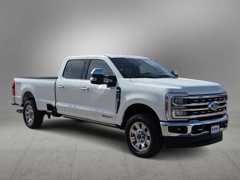 Used 2023 Ford F250 Lariat w/ Chrome Package AWD/4WD image 2