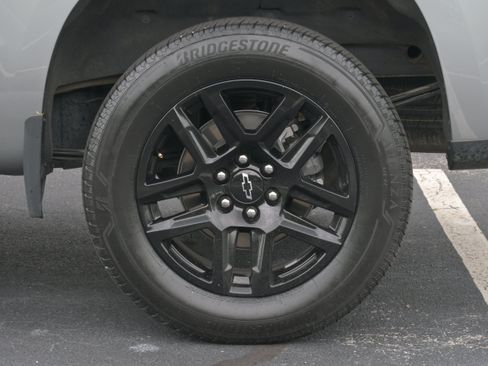 Used 2024 Chevrolet Silverado 1500 Custom AWD/4WD image 31