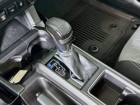Used 2022 Toyota Tacoma TRD Sport AWD/4WD image 17