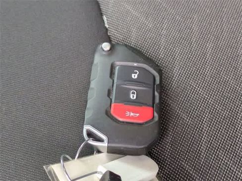 Used 2023 Jeep Gladiator Mojave image 37