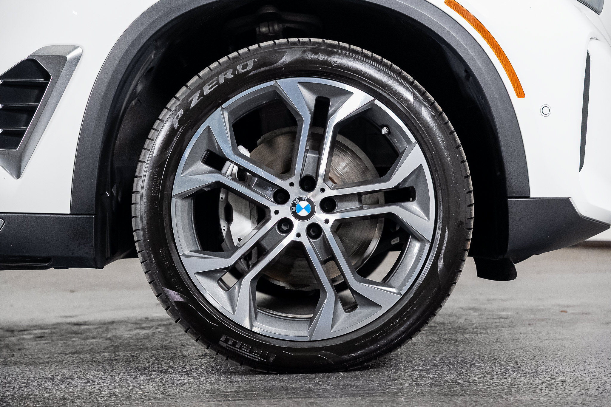 Used 2024 BMW X5 sDrive40i RWD image 36
