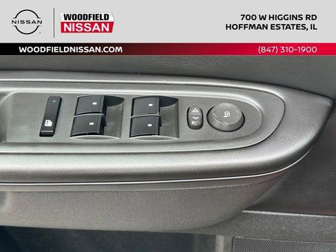 Used 2015 Chevrolet Traverse LT w/ Style and Technology Package FWD image 19