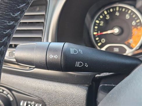 Used 2017 Jeep Renegade Altitude FWD image 15