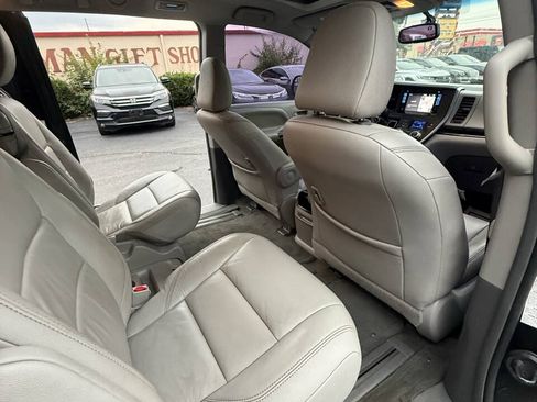 Used 2016 Toyota Sienna XLE w/ XLE Navigation Package FWD image 30