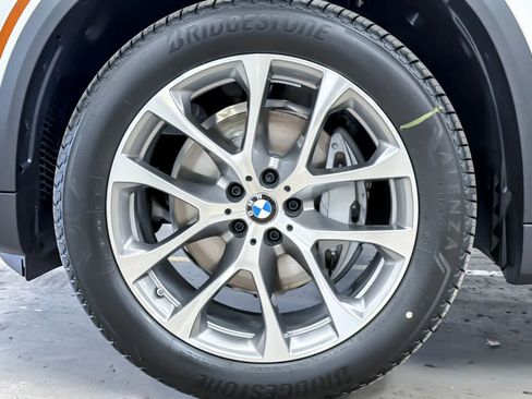 New 2026 BMW X5 xDrive40i w/ Climate Comfort Package AWD/4WD image 25