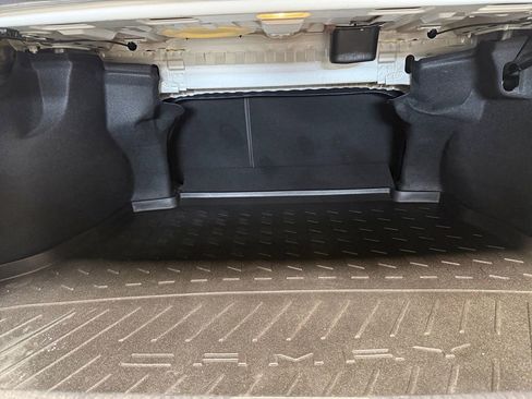 Used 2020 Toyota Camry XSE image 5