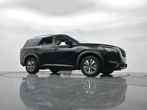 Used 2025 Nissan Pathfinder SL FWD image 36