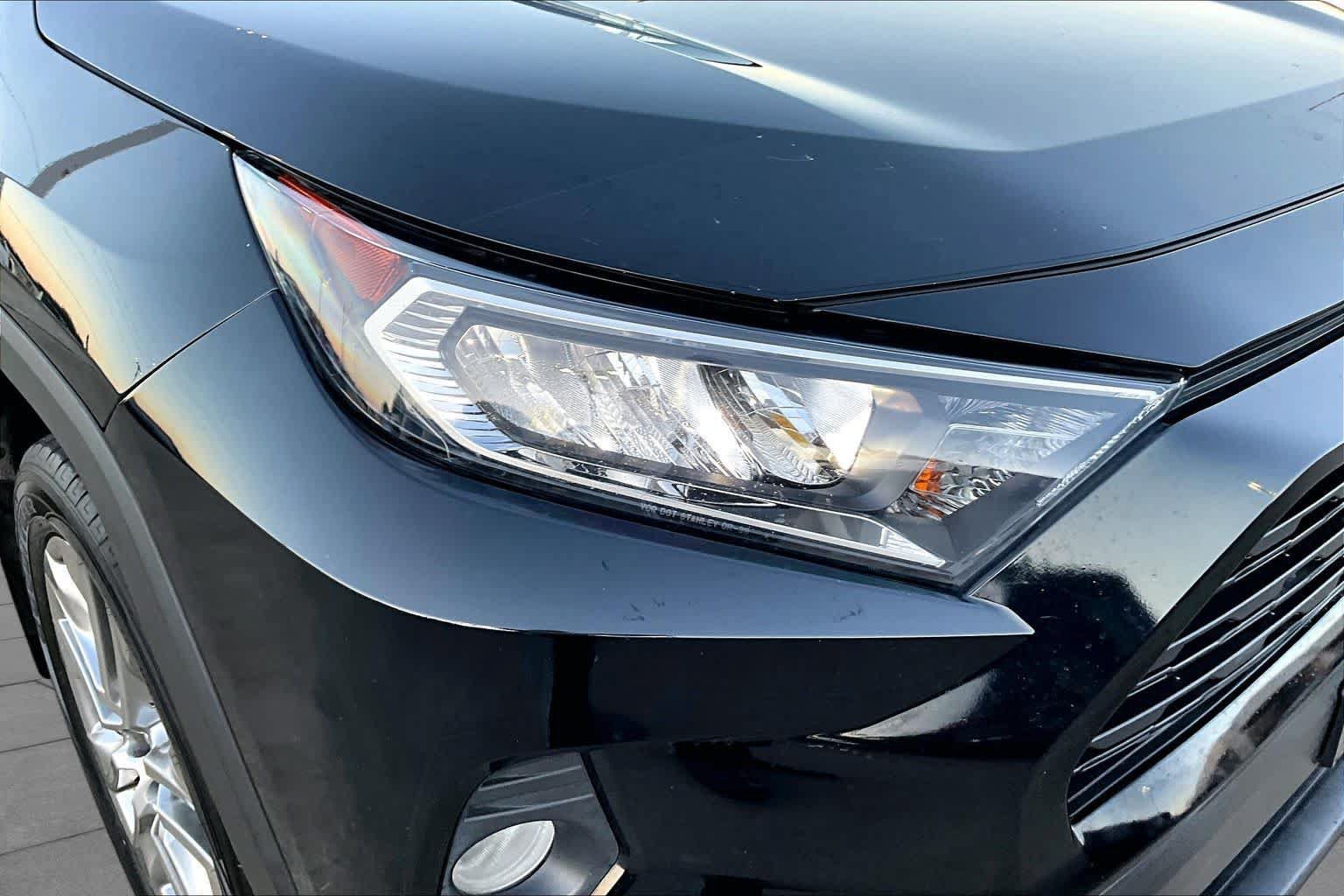Used 2021 Toyota RAV4 XLE Premium FWD image 28