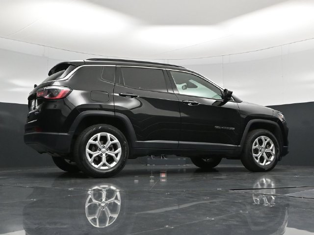 Certified 2024 Jeep Compass Latitude AWD/4WD image 53