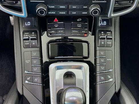 Used 2017 Porsche Cayenne image 16