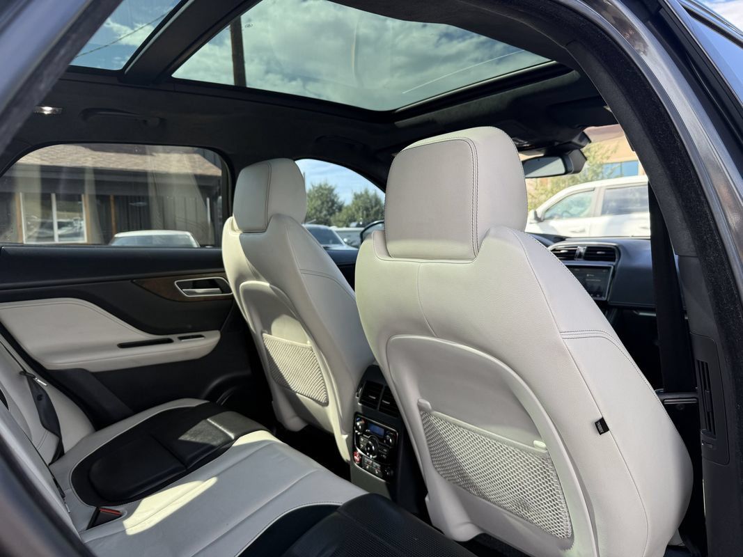 Used 2018 Jaguar F-PACE S AWD/4WD image 23
