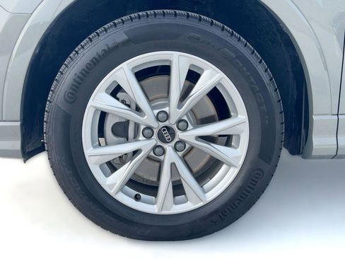 Certified 2025 Audi Q3 2.0T Premium w/ Convenience Package image 12