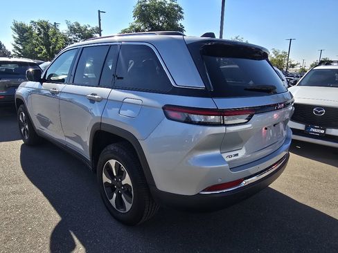 Used 2023 Jeep Grand Cherokee 4WD 4xe image 3