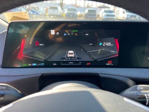 Certified 2024 Kia EV6 Light image 17