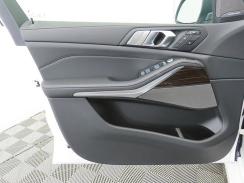 New 2026 BMW X7 xDrive40i image 24