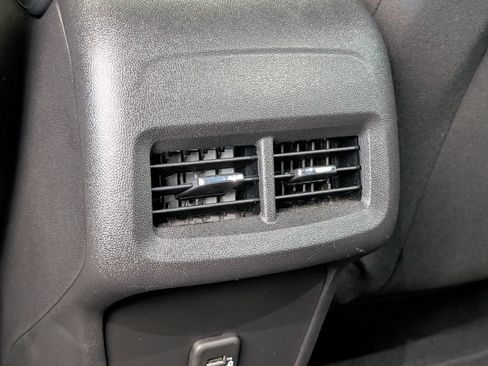 Used 2023 Chevrolet Equinox LS FWD image 16