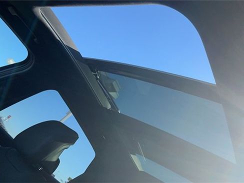 Used 2025 Kia Sportage X-Line w/ Premium Package image 18