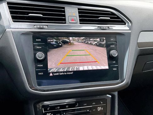 Certified 2022 Volkswagen Tiguan SE image 27