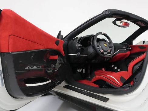 Used 2020 Ferrari 488 Pista Spider RWD image 29