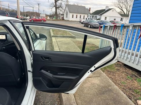 Used 2023 Nissan Altima 2.5 SV w/ SV Premium Package image 17