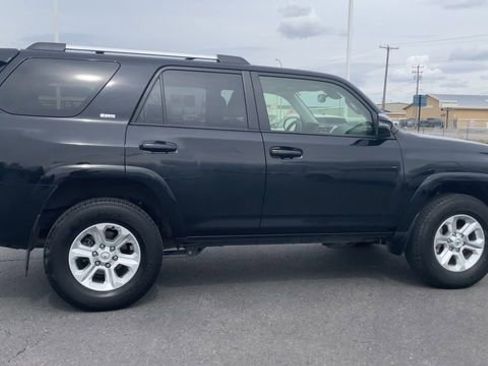 Used 2024 Toyota 4Runner SR5 Premium w/ Moonroof Package image 2