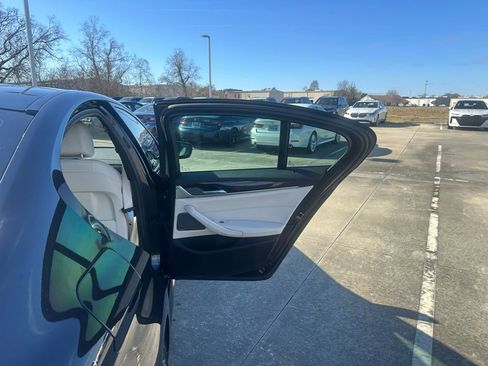 Used 2020 BMW 540i w/ M Sport Package image 27