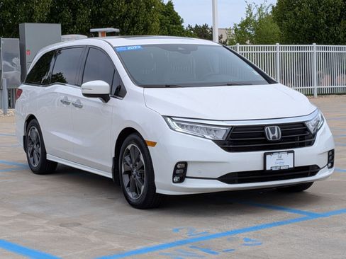 Certified 2023 Honda Odyssey Elite image 4