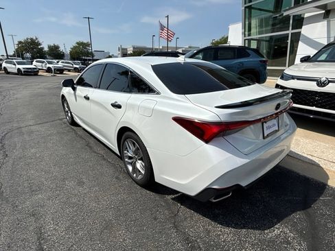 Used 2022 Toyota Avalon XLE FWD image 4