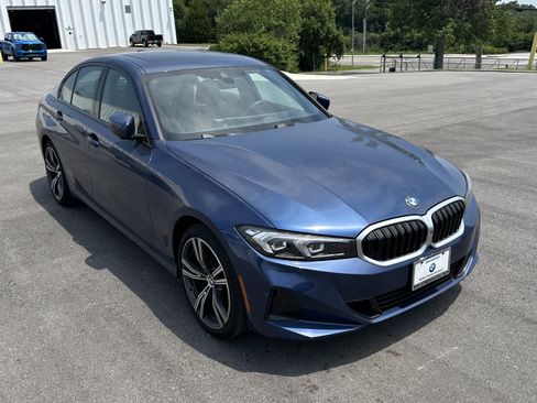Used 2023 BMW 330i xDrive Sedan w/ Premium Package AWD/4WD image 2