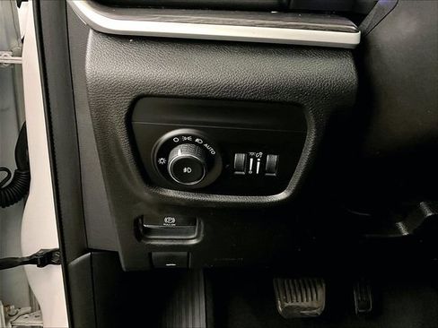 Used 2021 Jeep Grand Cherokee L Limited AWD/4WD image 31