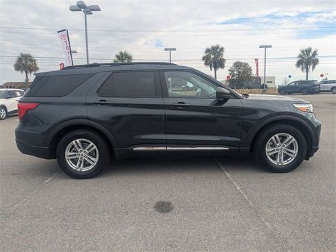 Used 2024 Ford Explorer XLT w/ Equipment Group 202A image 2