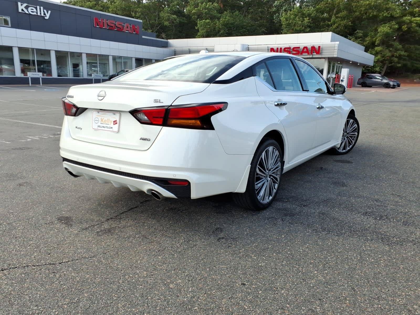 Used 2024 Nissan Altima 2.5 SL AWD/4WD image 5