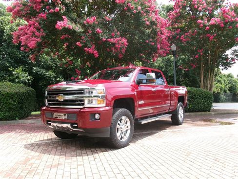 Used 2019 Chevrolet Silverado 2500 High Country w/ Duramax Plus Package AWD/4WD image 1