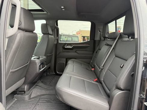 Used 2025 GMC Sierra 1500 SLT w/ SLT Premium Package AWD/4WD image 8
