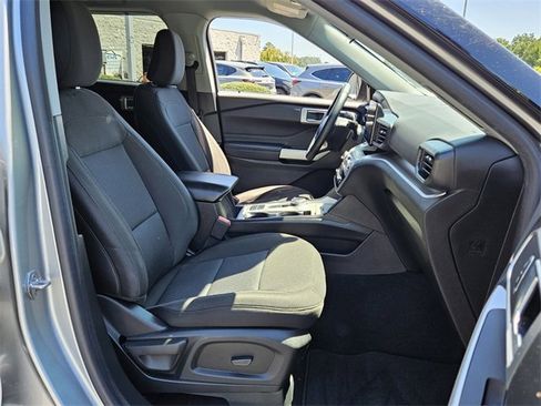 Used 2023 Ford Explorer XLT image 16