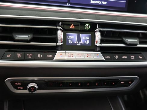 Used 2019 BMW X7 xDrive40i w/ M Sport Package AWD/4WD image 64