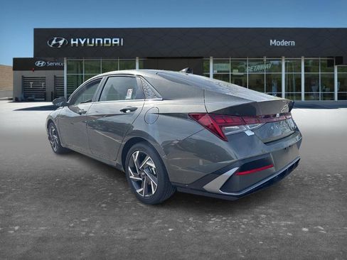 New 2026 Hyundai Elantra Limited FWD image 4